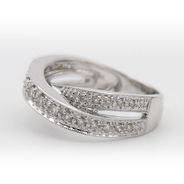 White Gold Diamonds Ring